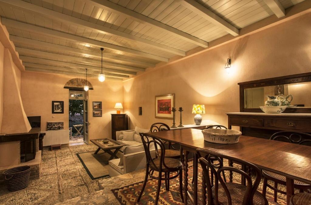 Kyparissia Old Town Lodge With Amazing Sea View Exterior photo