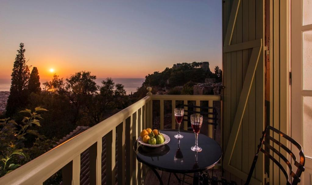 Kyparissia Old Town Lodge With Amazing Sea View Exterior photo