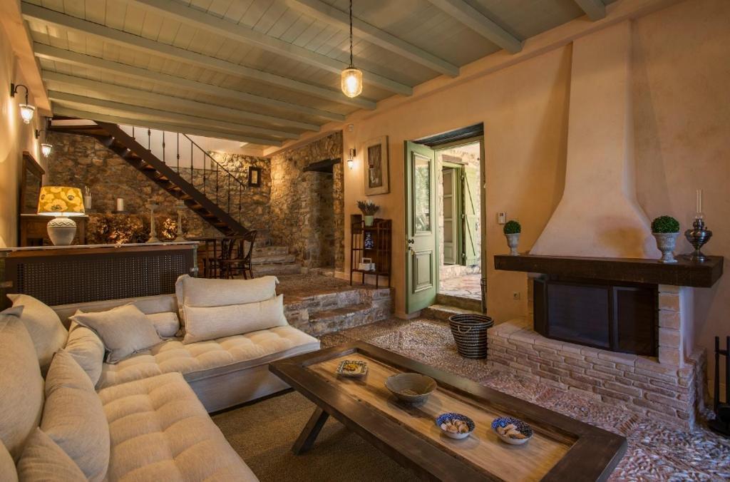 Kyparissia Old Town Lodge With Amazing Sea View Exterior photo